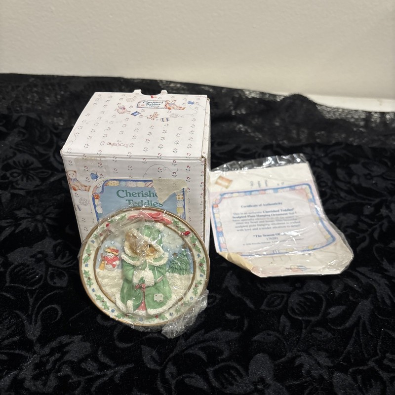 1996 Cherished Teddies "The Season of Joy" 3-D Sculpted Plate Ornament - #176281