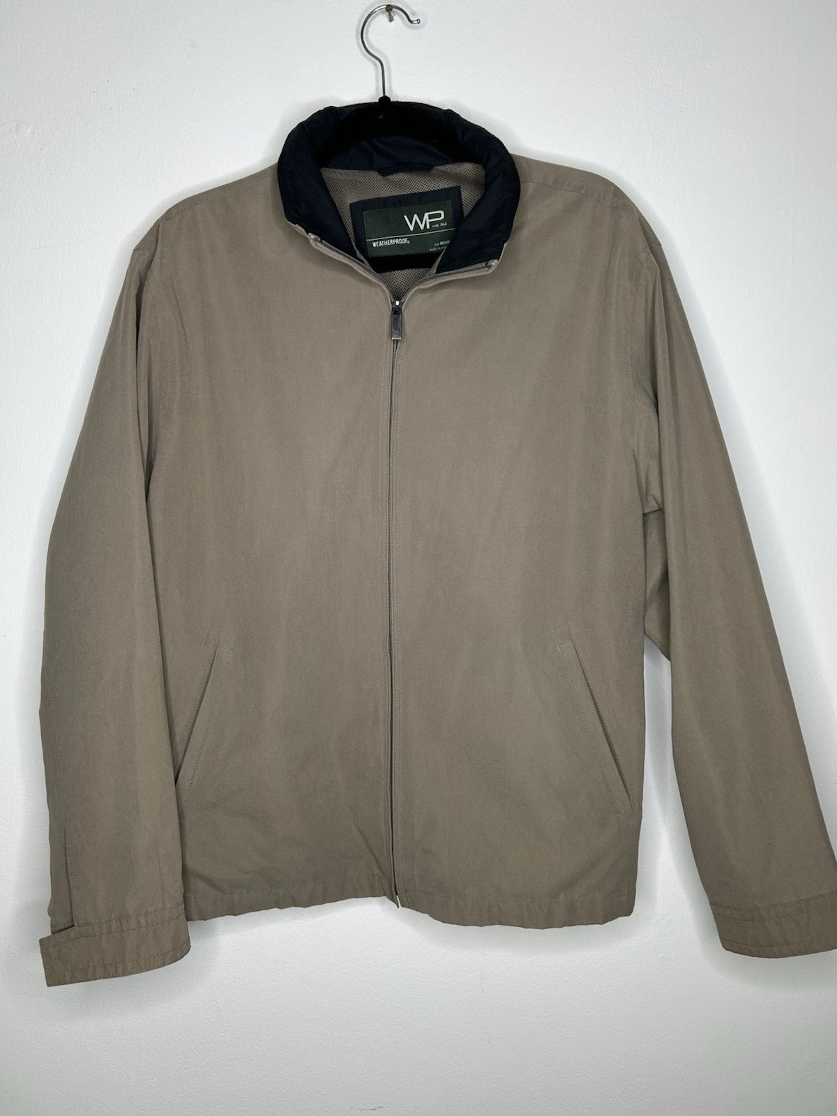 Weatherproof WP Lightweight beige windbreaker jacket size medium