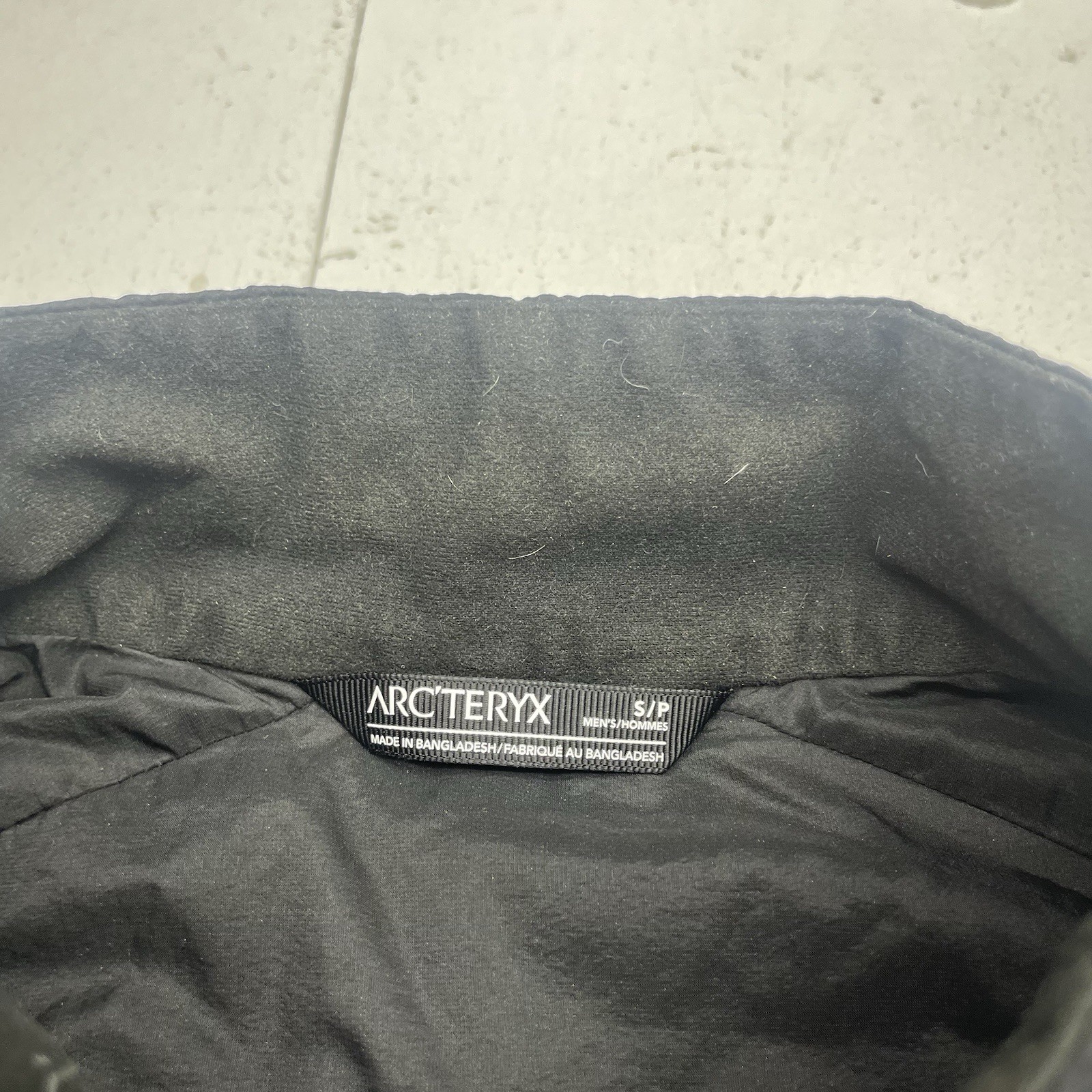 Arc'teryx Giacca Nylon Nera Atom Leggera Full Zip Uomo Taglia S