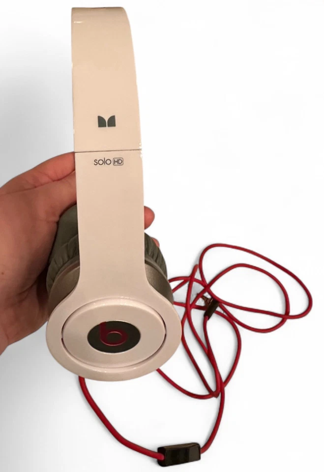 Beats by Dr. Dre Solo HD Headphones White & Red -Tested - Image 3 of 4