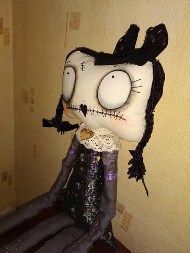 La fille de la famille Addams. Poupée monstre. Poupée textile faite à la main. - Photo 6/7