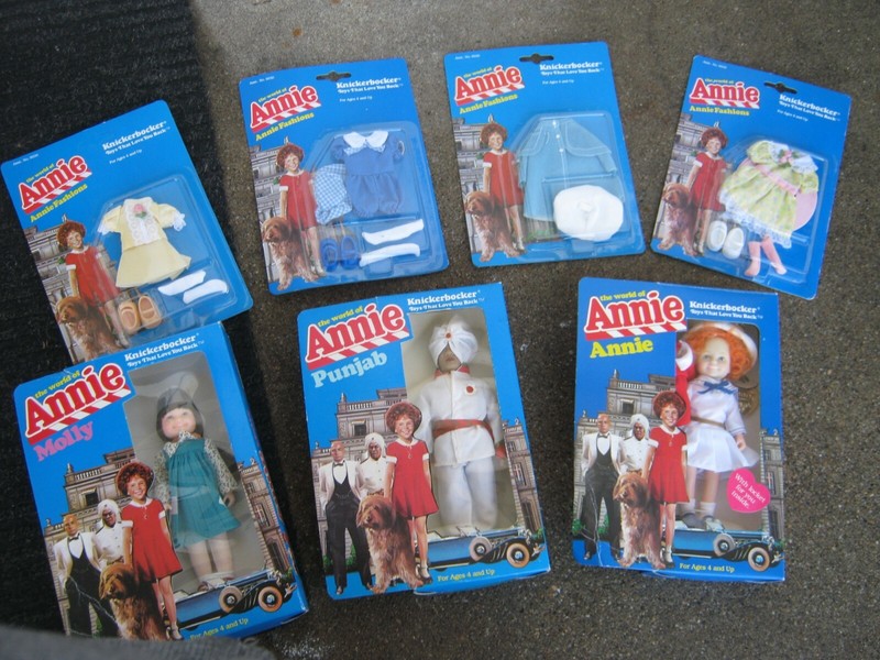 1982 Knickerbocker Toys The World Of "Annie"-Molly-Punjab Plus Annie's Fashions