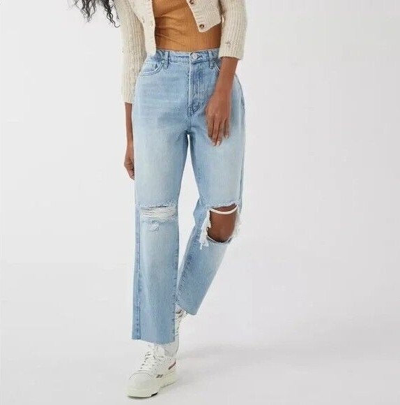 Womens BDG High-Waisted Slim Straight Jean Ripped Light Wash Size