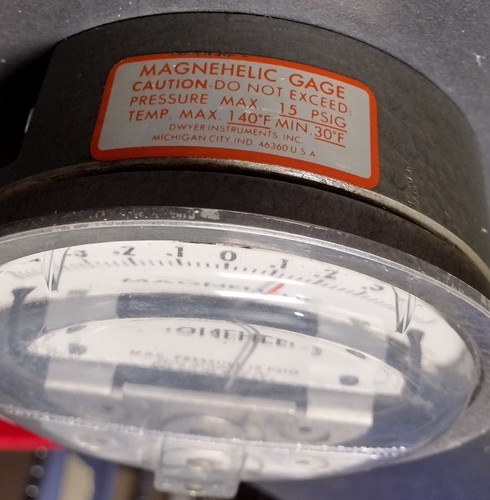 Dwyer 2301 Magnehelic +- .5 Wc Differential Pressure Gauge 15 PSIG Max - Picture 2 of 4