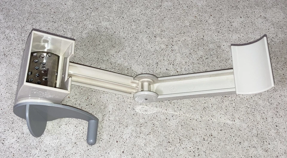 Rallador de queso The Pampered Chef Deluxe con barriles finos y gruesos #1275 Foto 3 de 3