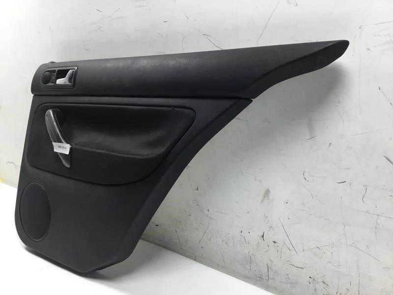 Volkswagen Jetta 2004 sedán puerta trasera derecha panel de moldura OEM+ Foto 3 de 4