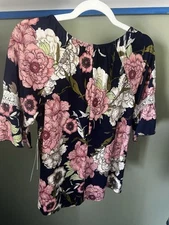 Blue Flower Print 3/4 Sleeve Top. NWT. Medium Petite. By Naif. Cute.