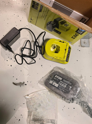 Ryobi ONE 18 V Ladegerät + Akku, Modell/Herstellernr. RC18120, 1-fach