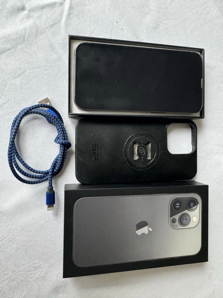 Apple iPhone 13 Pro 128 GB Schwarz - Bild 2 von 4