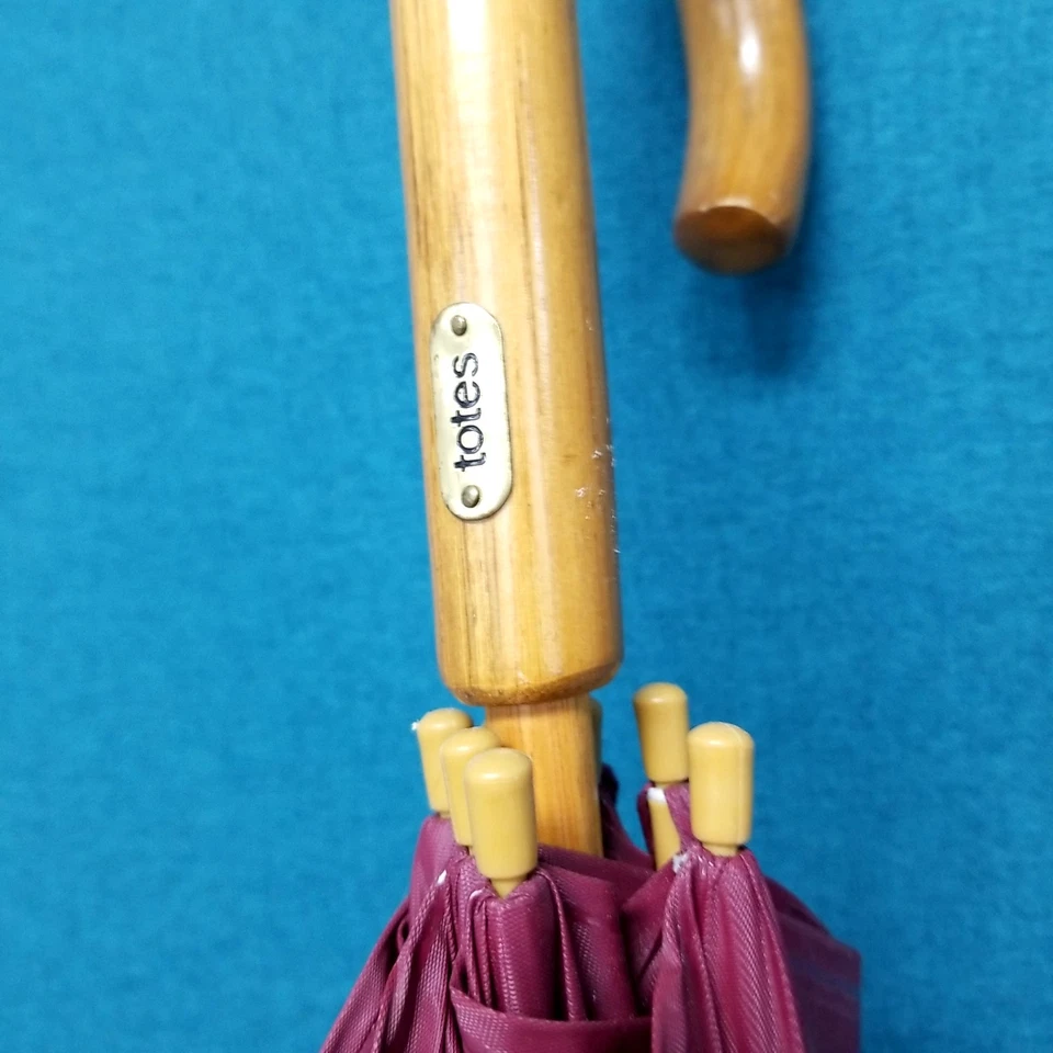 Paraguas de burbujas de vinilo borgoña transparente Totes #962 mango de madera de PVC Foto 2 de 4