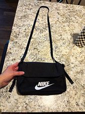 Nike Black Crossbody Shoulder Bag Solid Zip Hook Loop Adjustable Strap