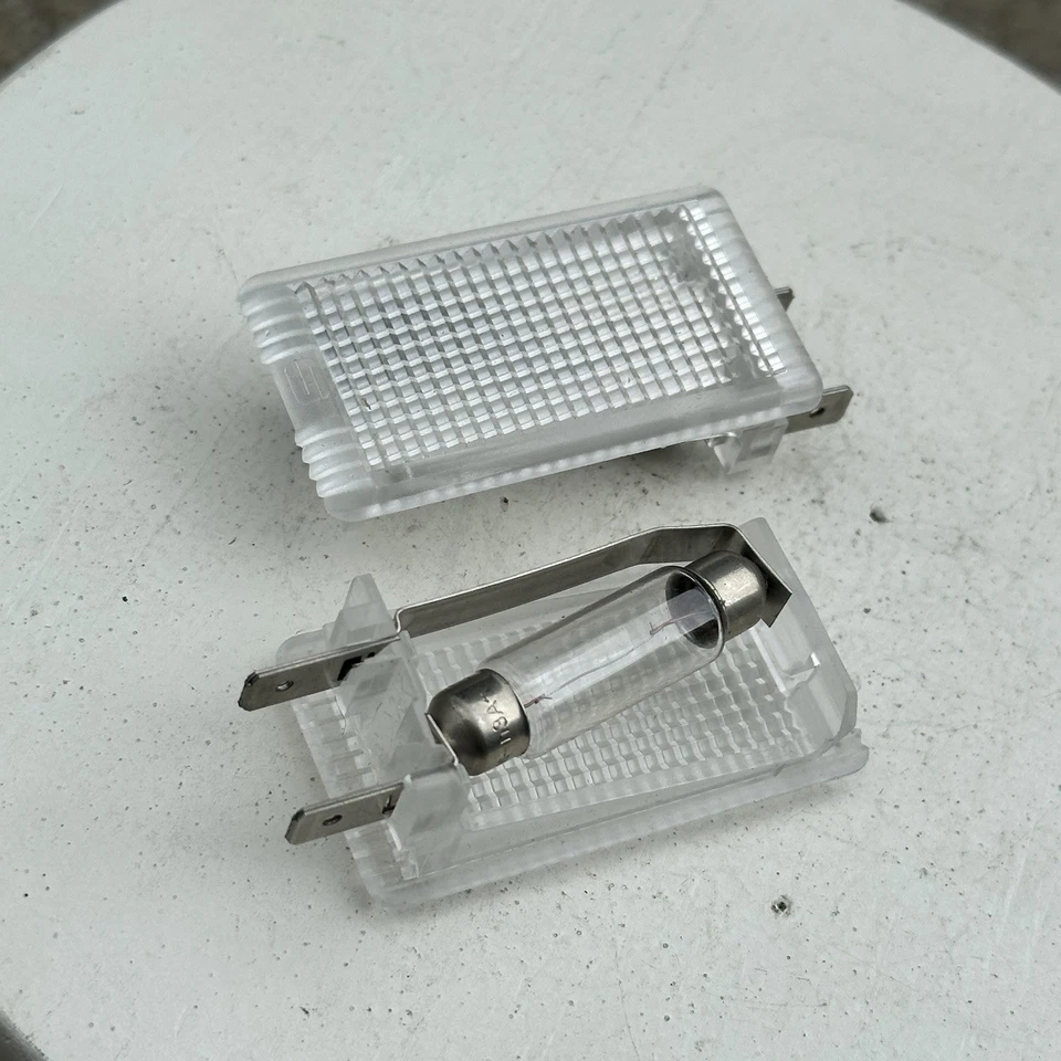 2-Nuevas lámparas de cortesía genuinas OEM GM Chevrolet puerta techo con bombilla 12787007 Foto 2 de 4