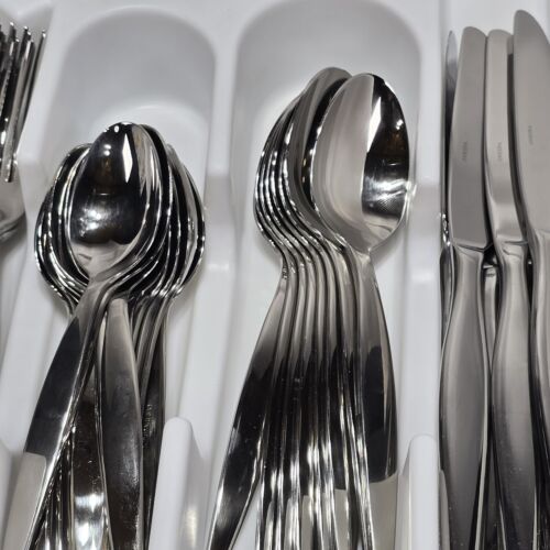 Oneida Stainless Flatware 18/10 | Shiny | 53 Piece Set | Excellent Condition - Picture 6 of 10