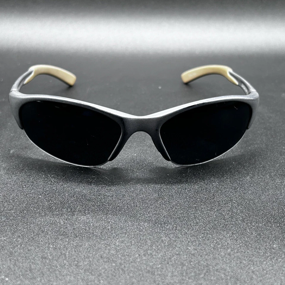 Gafas de sol Timex Expedition 8 EYE0172 envolventes grises usadas en excelente estado Foto 2 de 4