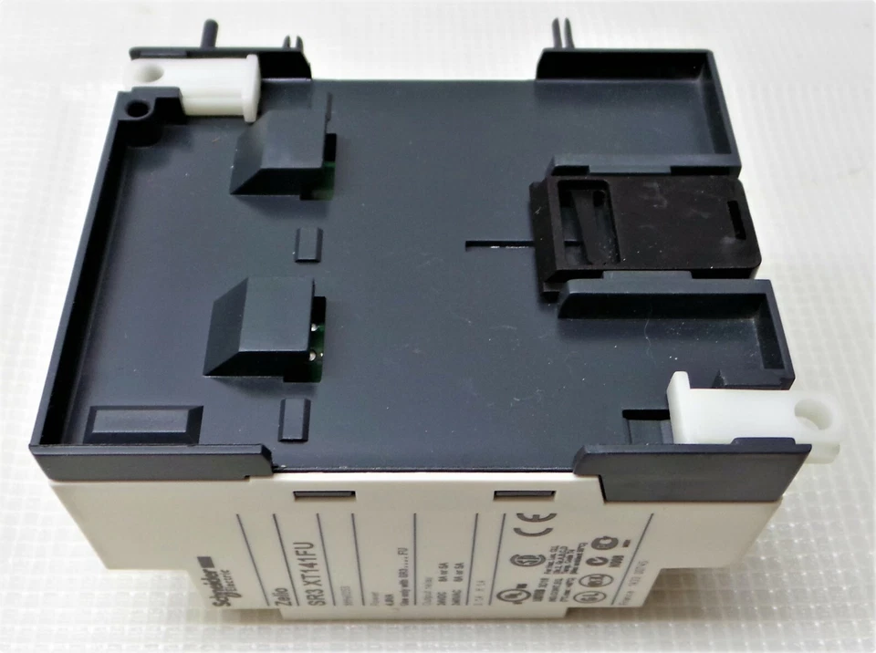 Schneider PLC Expansion Module SR3XT141FU - Image 4 of 4