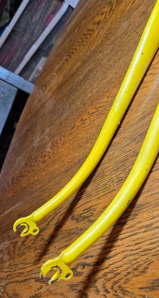 Vintage 1974 Schwinn Fork 10-Speed Varsity Continental Yellow - Image 4 of 4