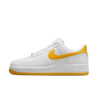 Baskets homme FJ4146-105 Nike Air Force 1 07 blanc University Gold - Photo 1/4