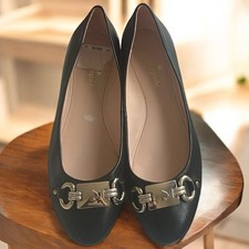 Kate Spade New York Black Leather Almond Toe Flats Metallic Accent US 9B