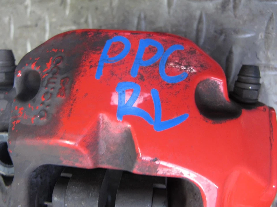 Juego de 2 pinzas de freno traseras Brembo 2011-2018 Porsche Cayenne 958 4,8 L AWD 19" Foto 2 de 4