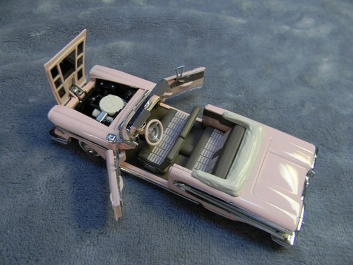 1/43 SCALE VINTAGE 1958 FORD EDSEL CITATION CONVERTIBLE PINK FRANKLIN MINT CAR - 第 3/8 張圖片