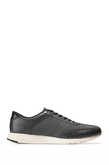 Grand crosscourt running best sale sneaker
