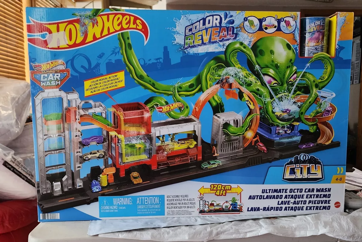 Hot Wheels City Ultimate Octo Car Wash Water Playset with Color