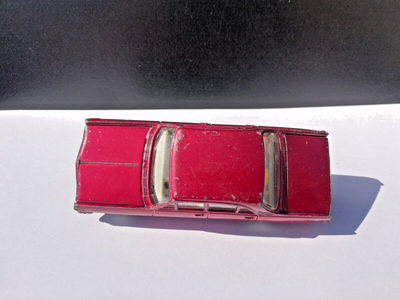 1 Miniature au 1/43 DINKY TOYS N° 513 de l'OPEL  Admiral  et ses ouvrants - Collection