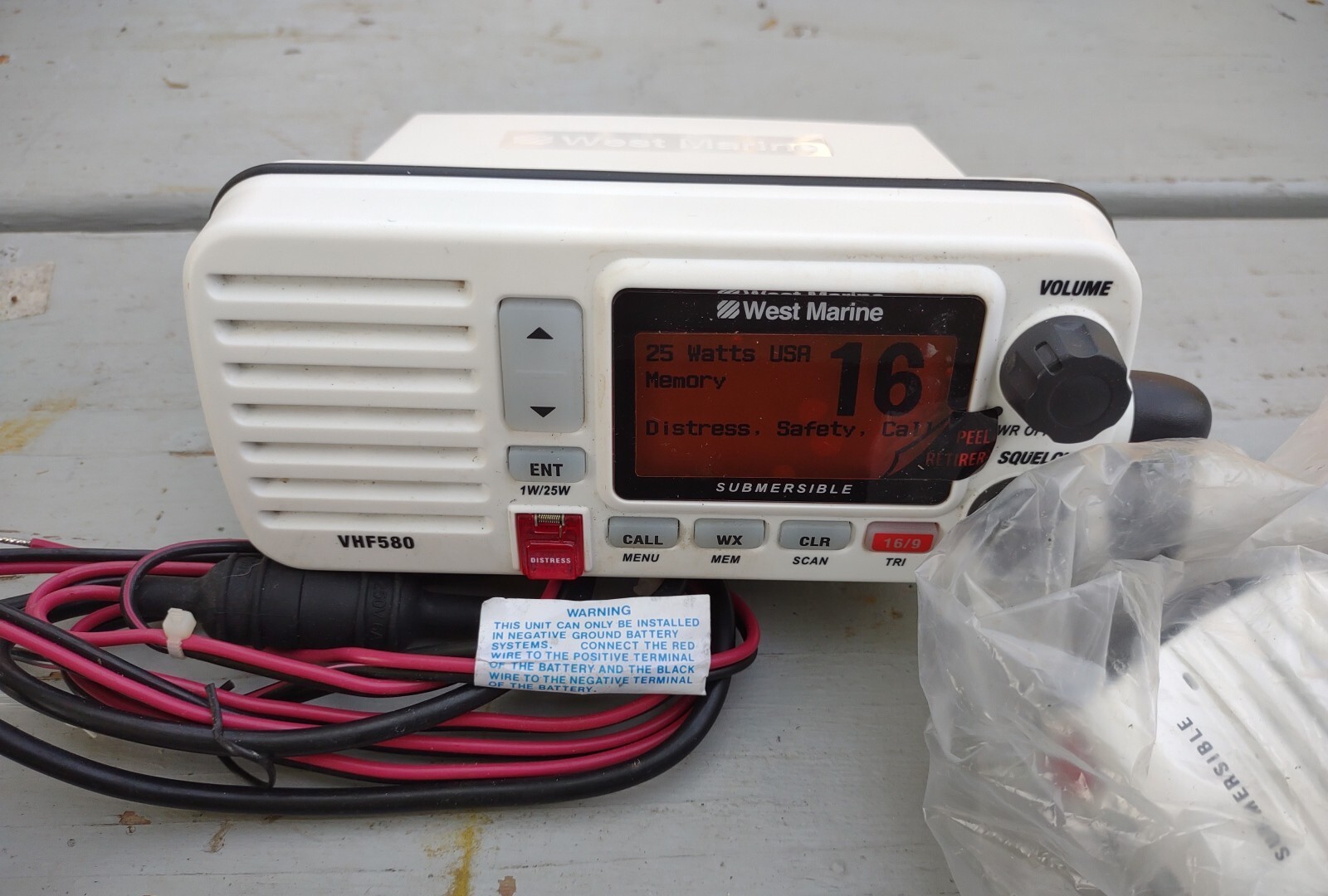 WEST MARINE VHF580 MARINE BOAT RADIO SUBMERSIBLE NEVER INSTALLED