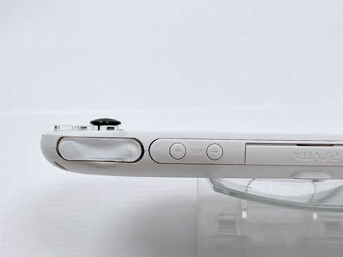 Ricondizionato Ottimo+++ PS Vita PCH-2000 Glacier White con scheda di memoria 4GB - Foto 11 di 23
