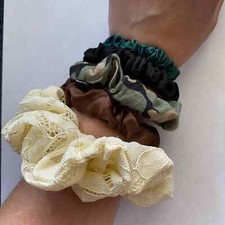 Set of 5 Scrunchies - Cream Lace Camo