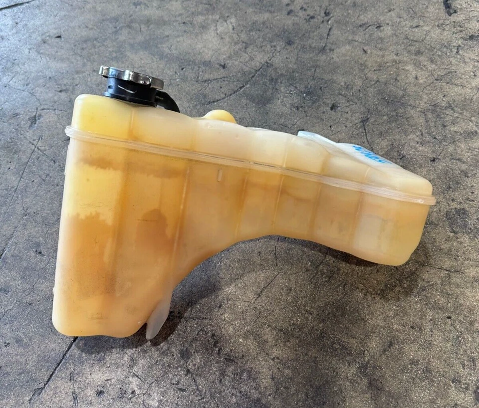 Botella de desbordamiento de depósito de refrigerante Chrysler 300 Dodge Challenger 2011-2020 fabricante de equipos originales Foto 3 de 4