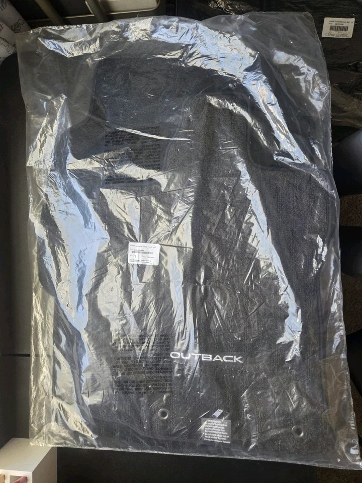 SUBARU OUTBACK 原始设备制造商地板垫全新原始设备制造商原装 — 第 3/3 张图片