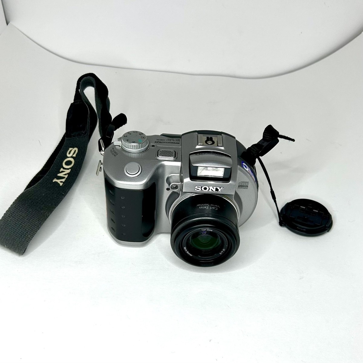 Vintage Sony MVC-CD400 Mavica Digital Camera 4.0 MP CD-RW Lens Cap