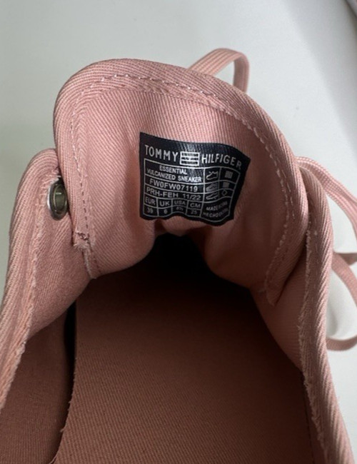Tommy Hilfiger Essential Vulcanized Sneaker Size 39 Brand New Colour Pink image 8