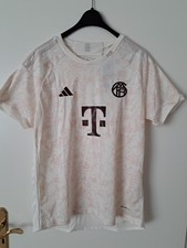 FC Bayern Champions League Trikot
