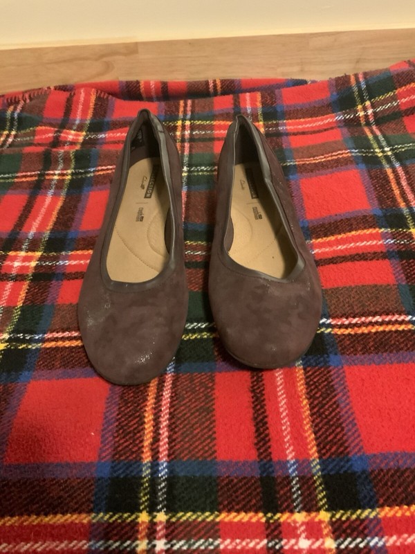 Clarks Gracelin Mara Soft Cushion Ballet Flats Purple Plum - Womens 9 - NWOB