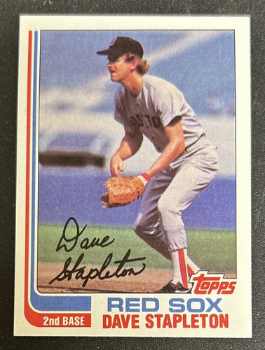 1982 Topps Dave Stapleton 2nd Year Baseball Card #589 Red Sox 2B Mis-Cut O/C