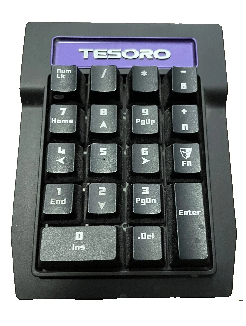 Черные компьютерные клавиатуры и кнопочные панели Tesoro