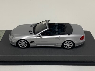 MINICHAMPS メルセデス・ベンツ SLクラス 2001 1/43 Minichamps Mercedes SL Class R230 2001 in Silver on Leather
