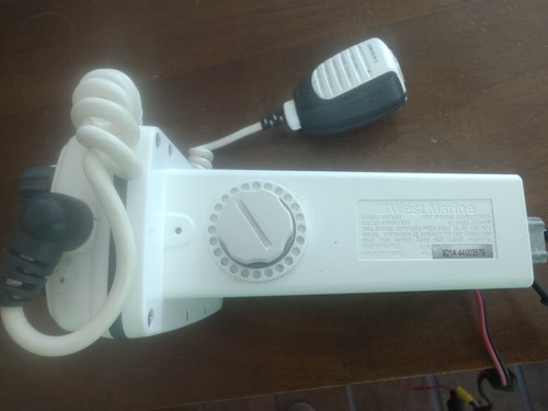 Radio sumergible montada fija West Marine VHF600 DSC VHF600DSC con manual - Imagen 7 de 10