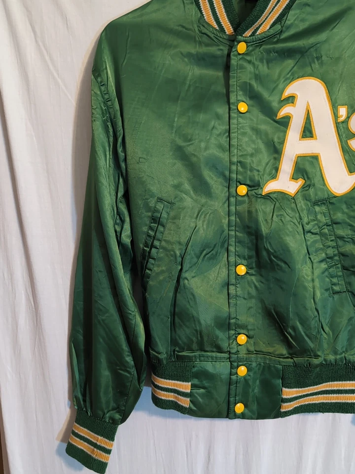 Chaqueta de satén vintage para hombre M años 70 West Wind Oakland A's Coaches Foto 3 de 4
