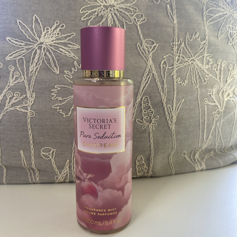 VICTORIAS SECRET PURE SEDUCTION DAYDREAM FRAGRANCE BODY MIST SPRAY SPLASH 8.4 oz