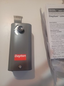 1UHH2 THERMOSTAT DAYTON