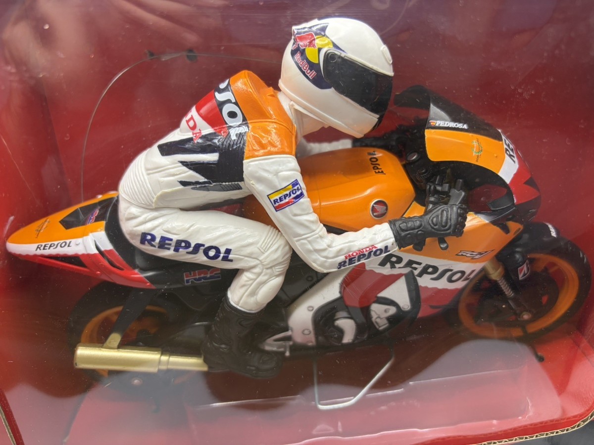 New Ray Repsol Honda Team Honda RC212V Dani Pedrosa 1:9 Scale