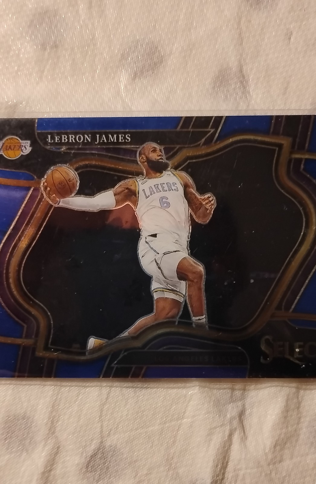 2022-23 Panini Select - Courtside LeBron James #226 Blue Prizm