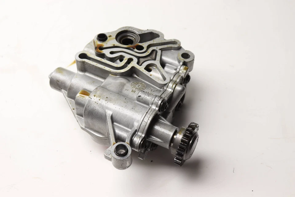 2023-2024 PORSCHE CAYENNE - Engine OIL PUMP 06H115105GE - Image 4 of 4