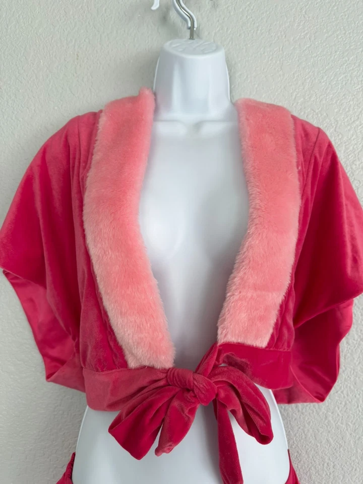 Victoria Secret Satén Terciopelo Santa Bebé Conjunto Imitación Piel Top y Falda Foto 2 de 4