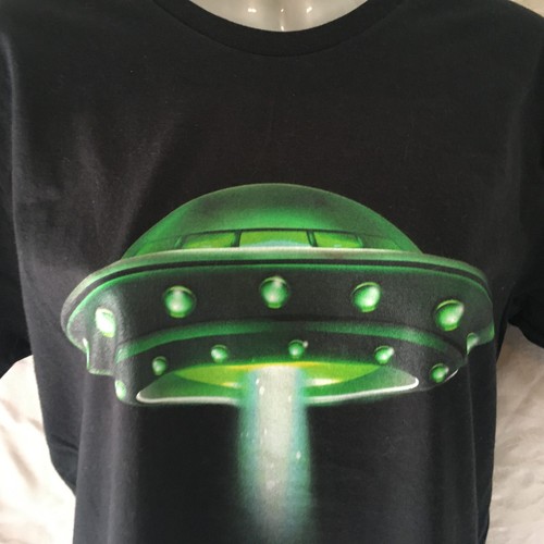ALIEN Flying Saucer Green Art T-Shirt UFO Space Green Black Mens XT61635 Sz Sm - Picture 3 of 20