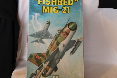 1/48 Scale ESCI, MiG-21 Fishbed Jet Model Kit #4090 BN Open box