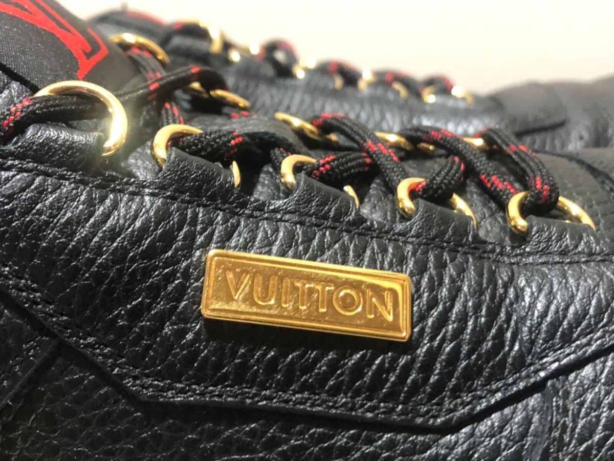 Mens Louis Vuitton Black / Gold Hardware Calfskin Trainer Mens Louis Vuitton Black / Gold Hardware Calfskin Trainer